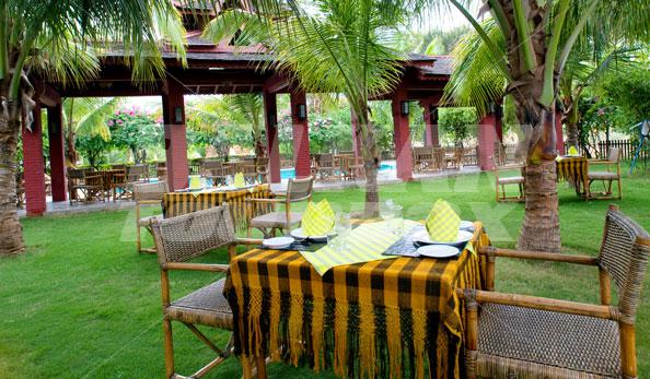holiday in Thazin Garden
