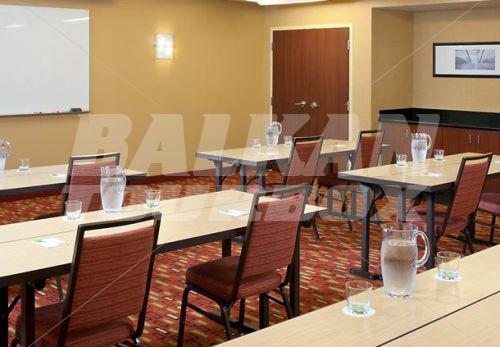 почивка в Courtyard by Marriott Cincinnati Blue Ash