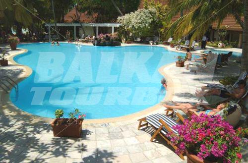почивка в Kurumba Island Resort