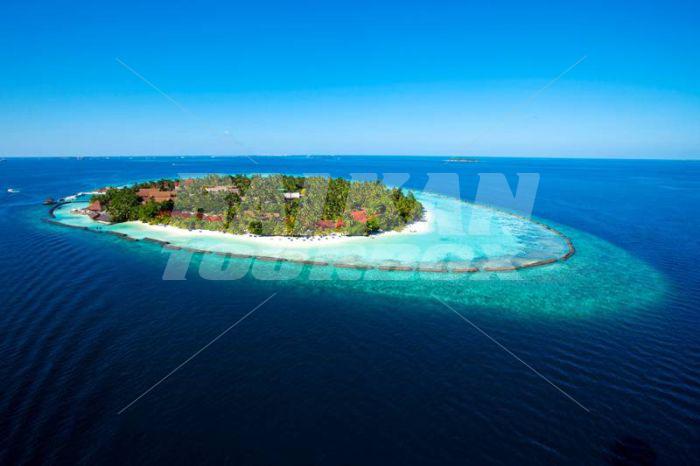 почивка в  Kurumba Island Resort
