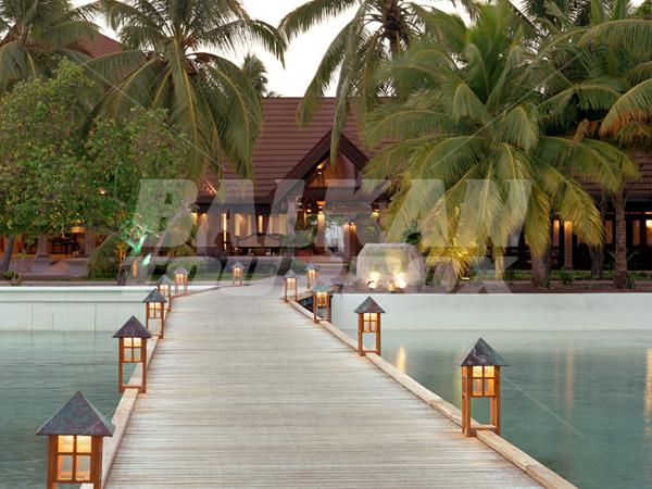 почивка в Kurumba Island Resort