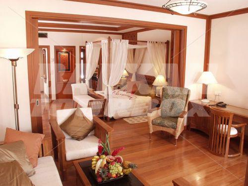 почивка в Kurumba Island Resort