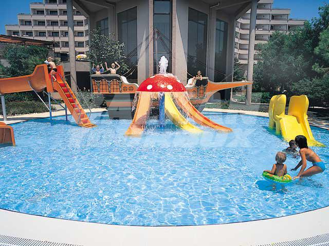 holiday in Grand Prestige