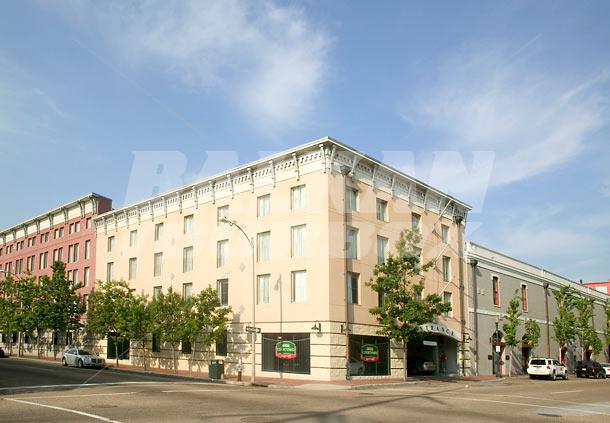 почивка в Courtyard New Orleans Downtown/Convention Center