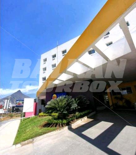 почивка в  Comfort Inn Monterrey Valle