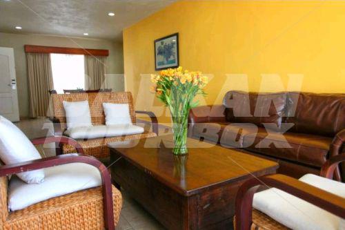 почивка в Comfort Inn Monterrey Valle