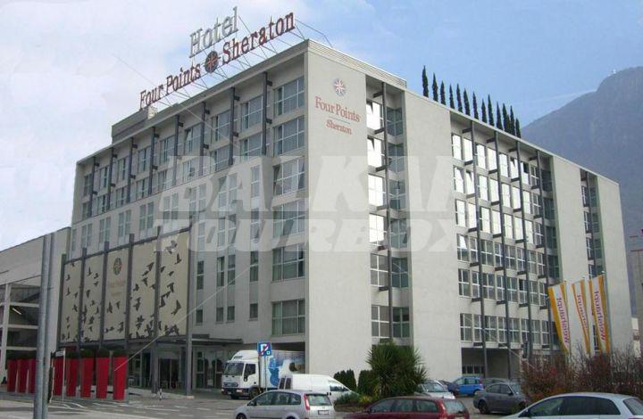 почивка в  Four Points Sheraton