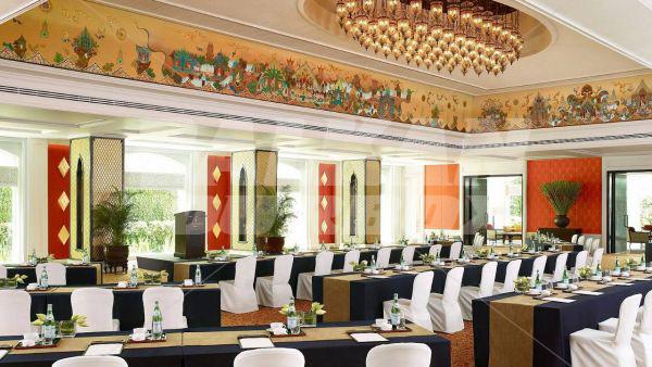 почивка в Four Seasons Hotel Bangkok