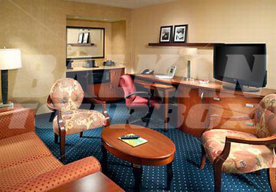 почивка в Courtyard by Marriott Savannah Midtown