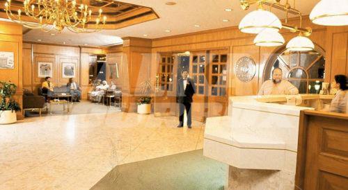 почивка в Ambassador Hotel