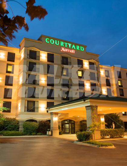 почивка в Courtyard by Marriott Louisville Airport