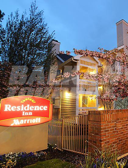почивка в  Residence Inn Portland by Marriott Downtown/Lloyd Center