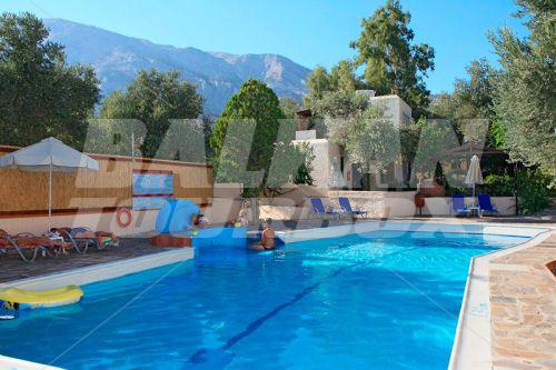 почивка в Kampos Village Resort