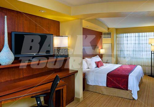 почивка в Courtyard by Marriott Miami Airport South