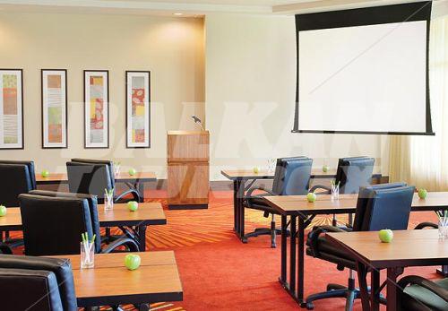почивка в Courtyard by Marriott Miami Airport South