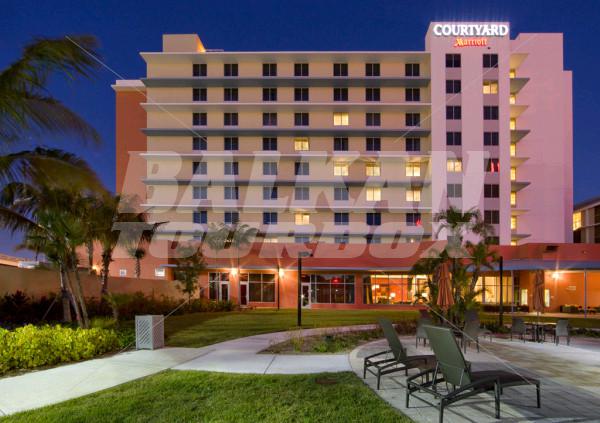 почивка в Courtyard by Marriott Miami Airport South
