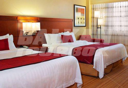 почивка в Courtyard by Marriott Miami Airport South