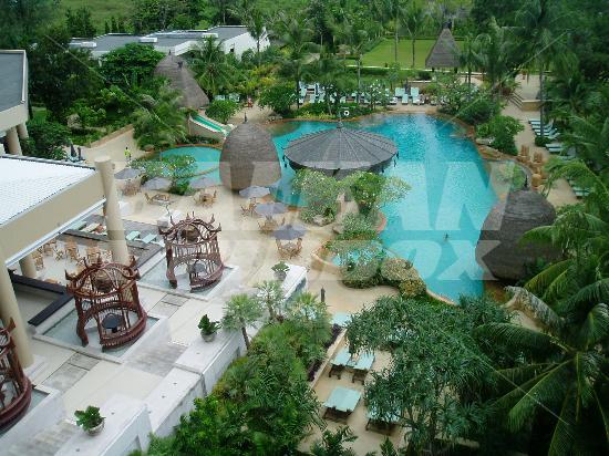 почивка в Moevenpick Resort