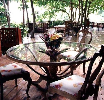 holiday in Round Hill