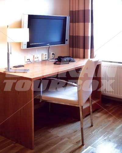 holiday in Thon Terminus