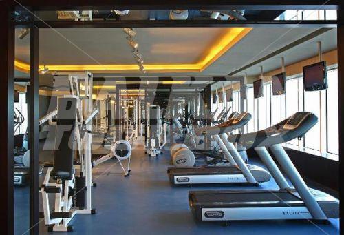 почивка в Emirates Grand Hotel