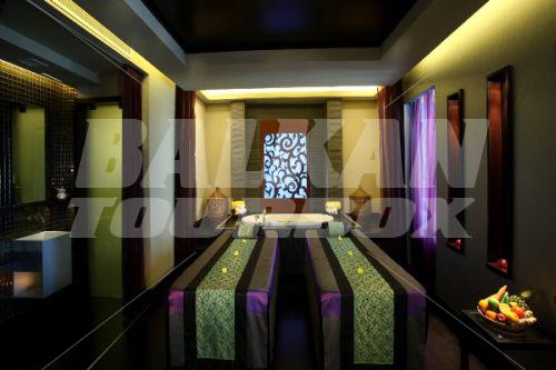 почивка в Emirates Grand Hotel