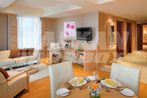 почивка в Emirates Grand Hotel