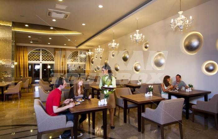 holiday in Royal Seginus