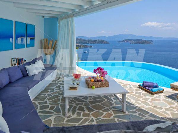 holiday in  Kivo Art & Gourmet Hotel