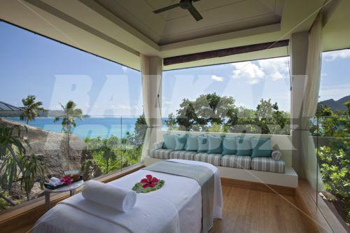 holiday in Raffles Praslin Seychelles