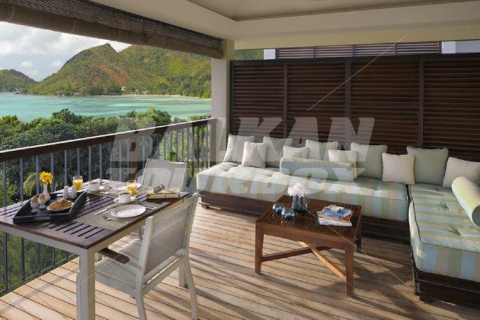 holiday in Raffles Praslin Seychelles