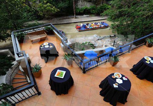 почивка в Courtyard by Marriott San Antonio Riverwalk