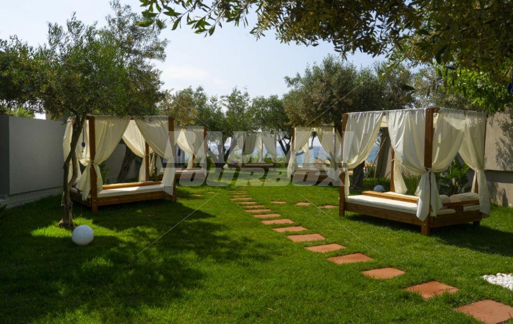 holiday in Akti