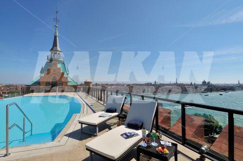 почивка в Hilton Molino Stucky