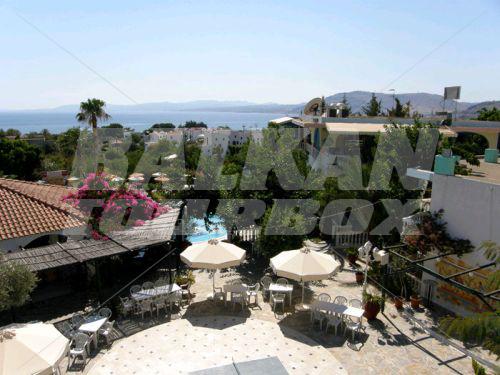 holiday in Pefkos Garden