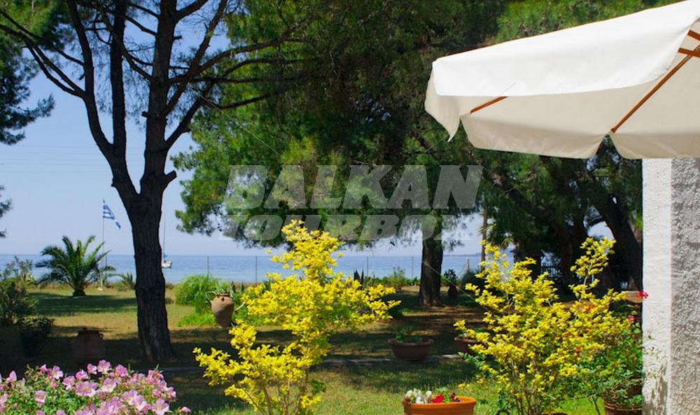 почивка в Beaufort Beachfront Villa, Nikiti