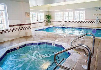 почивка в Residence Inn by Marriott St. Louis Airport/Earth City
