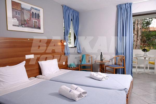 почивка в Dionysos Inn
