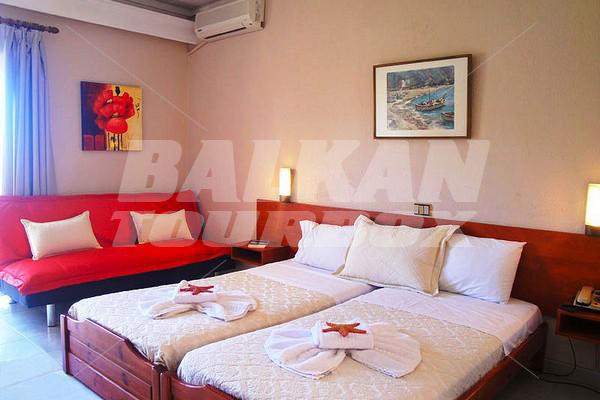 почивка в Dionysos Inn