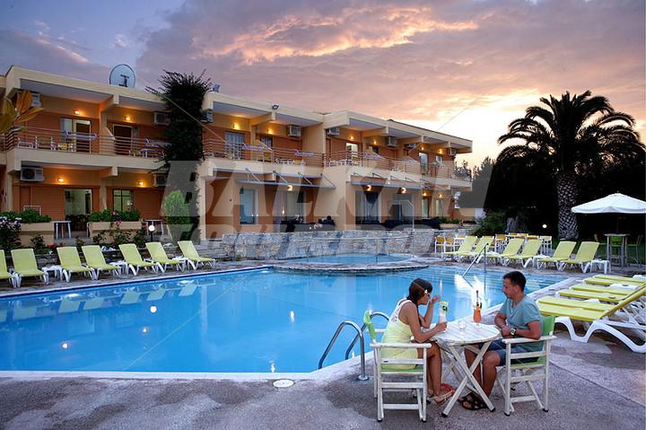 почивка в Dionysos Inn