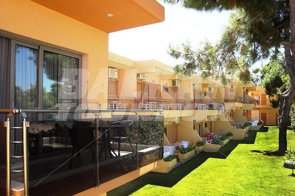 почивка в Dionysos Inn