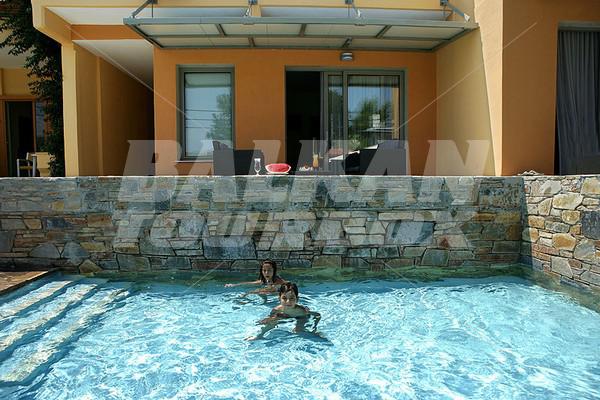 почивка в Dionysos Inn