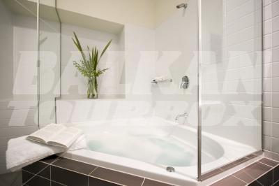 почивка в Miller Apartments Adelaide