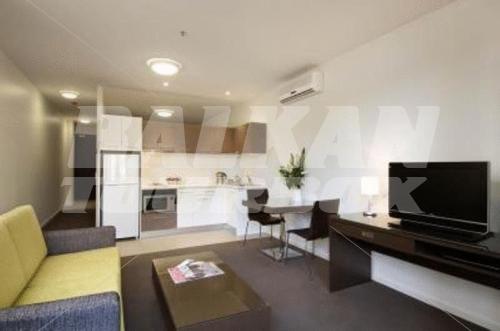 почивка в Miller Apartments Adelaide