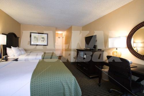 почивка в Holiday Inn Santa Monica Beach-At The Pier