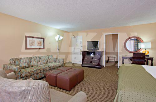 почивка в Holiday Inn Santa Monica Beach-At The Pier