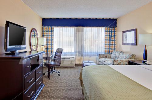 почивка в Holiday Inn Santa Monica Beach-At The Pier