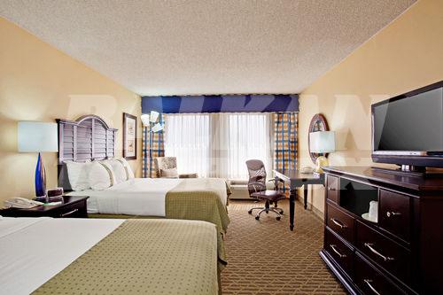 почивка в Holiday Inn Santa Monica Beach-At The Pier