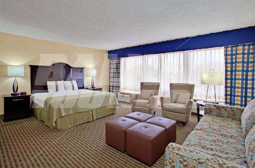 почивка в Holiday Inn Santa Monica Beach-At The Pier