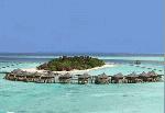 Хотел Komandoo Island Resort, 